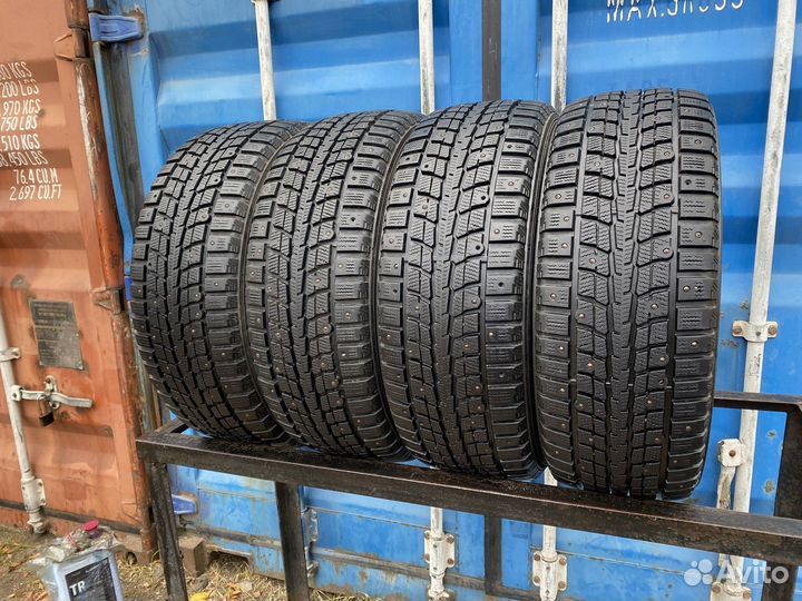 Dunlop SP Winter Ice 01 235/55 R17 99T