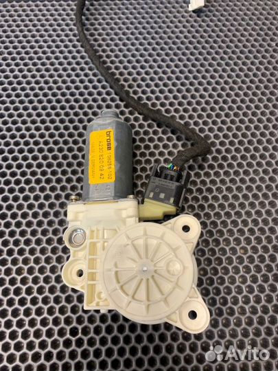 Мотор стеклоподъемника левый Mercedes-Benz Sl500