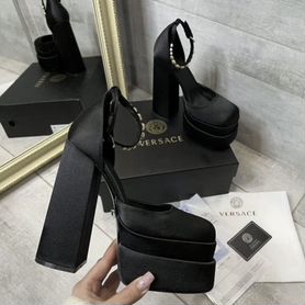 Туфли Versace на высоком каблуке