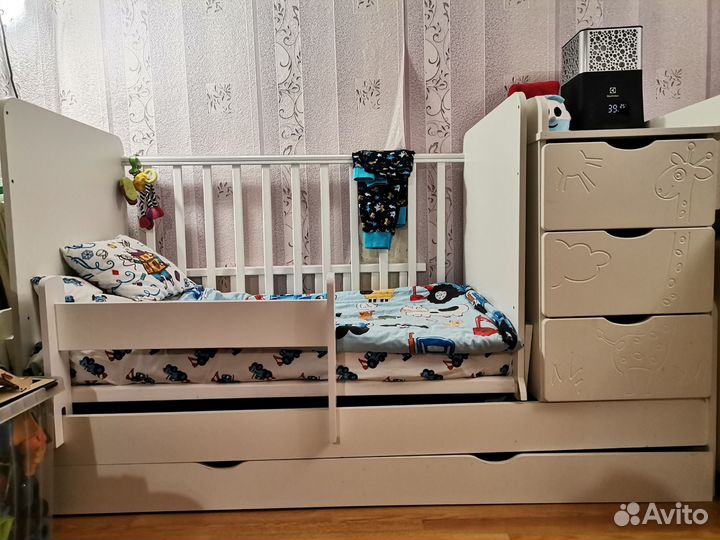 Детская кроватка