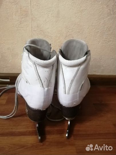 Коньки фигурные профессиональные Risport