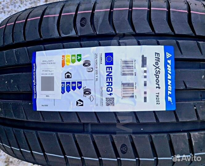 Triangle EffeXSport TH202 245/40 R18 97Y