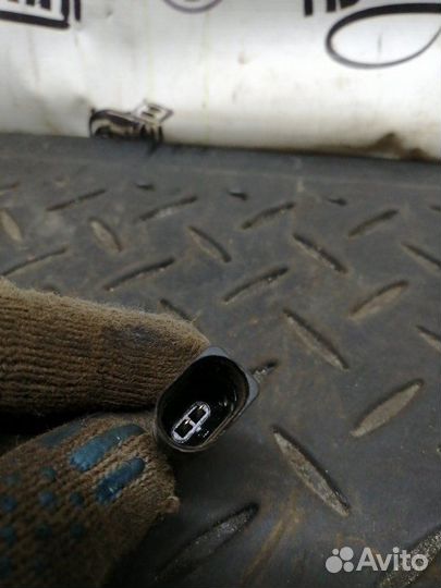 Датчик abs передний правый Volkswagen Tiguan CTH