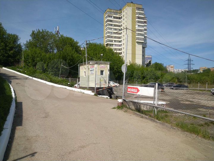 Машиноместо, > 30 м²