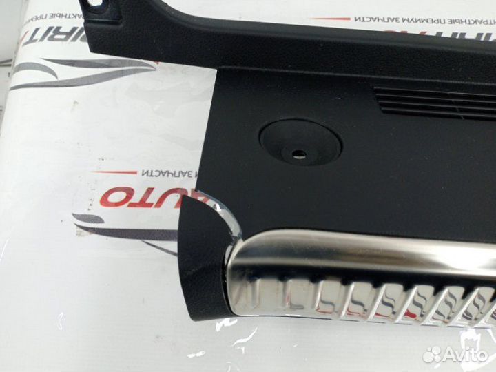 Накладка замка багажника Kia K 900 2 2018-2024