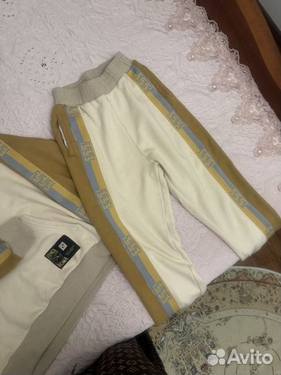 Спортивный костюм