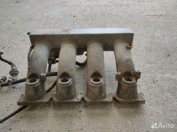 Впускной коллектор Volkswagen Passat B5+