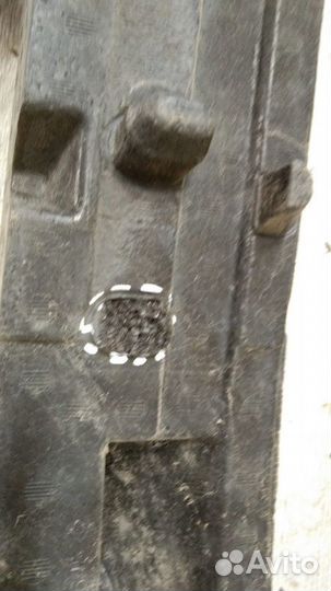 Абсорбер переднего бампера Toyota Land Cruiser 200