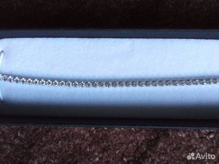 Теннисный браслет из белого золота