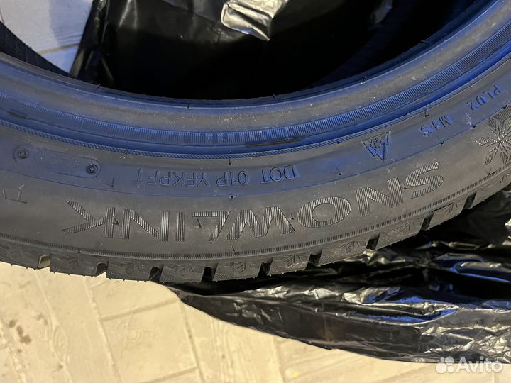 Triangle PL02 255/45 R20