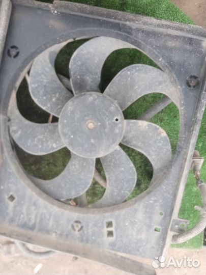 Вентилятор радиатора Volkswagen Golf 4 1.6 AKL