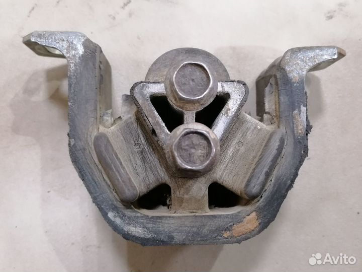 Подушка двигателя задняя Opel Vectra A 1988-1995