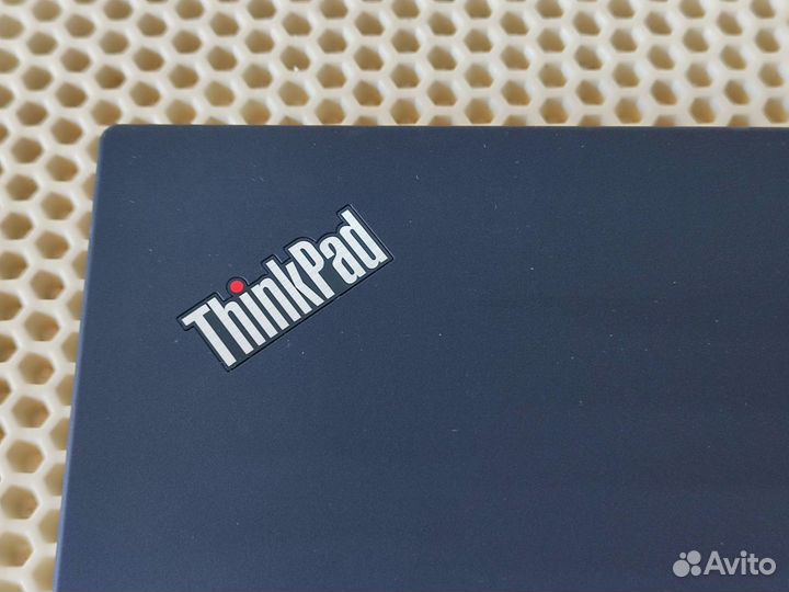 Ноутбук Lenovo Thinkpad T15 i5-10210U/16gbddr4/512