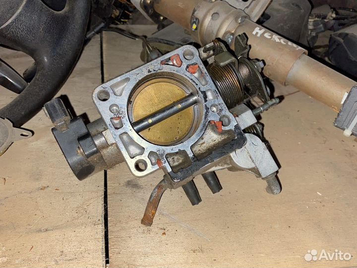 Дроссельная заслонка Nissan cefiro32