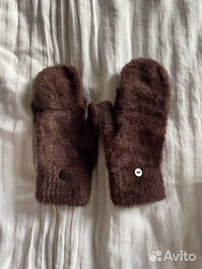 Коричневые варежки