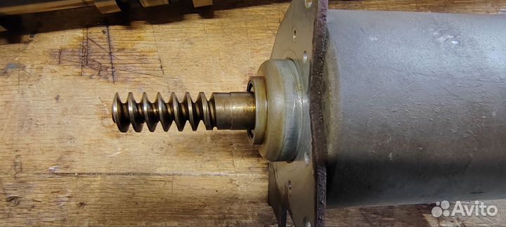 Вал подъема клапанов ep6 с моторчиком