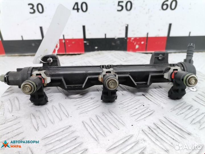 Форсунка Volkswagen Polo 4 рест. 2006 03E906031C