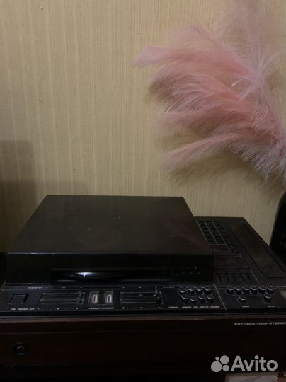 Виниловый проигрыватель estonia-008-stereo