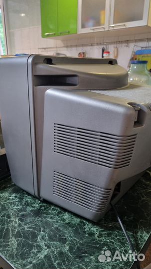 Телевизор бу маленький и кронштейн к нему