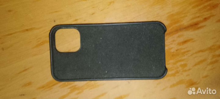 Чехол на iPhone