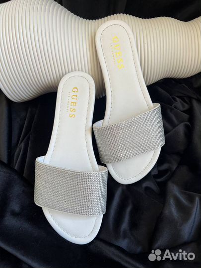 Шлепки Guess