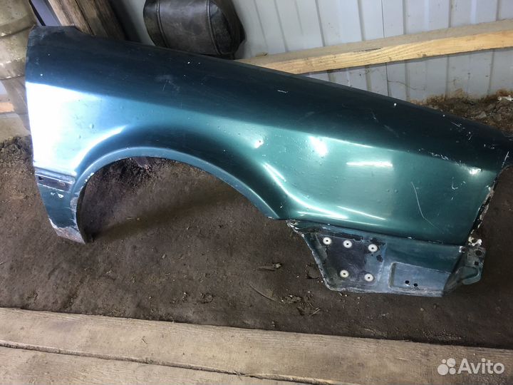 Крыло переднее правое ауди 80 b4