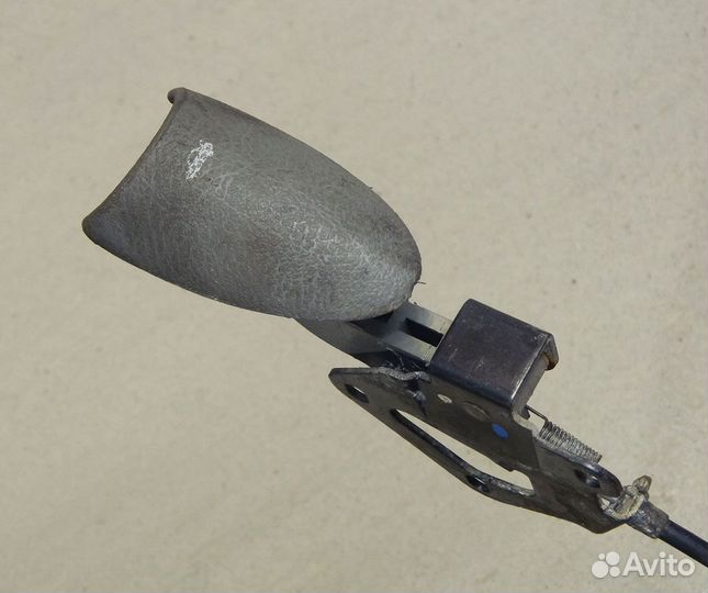 Трос открывания багажника с ручкой Skoda Felicia