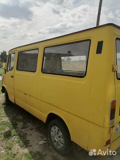 Mercedes-Benz T1 2.3 МТ, 1978, 200 000 км