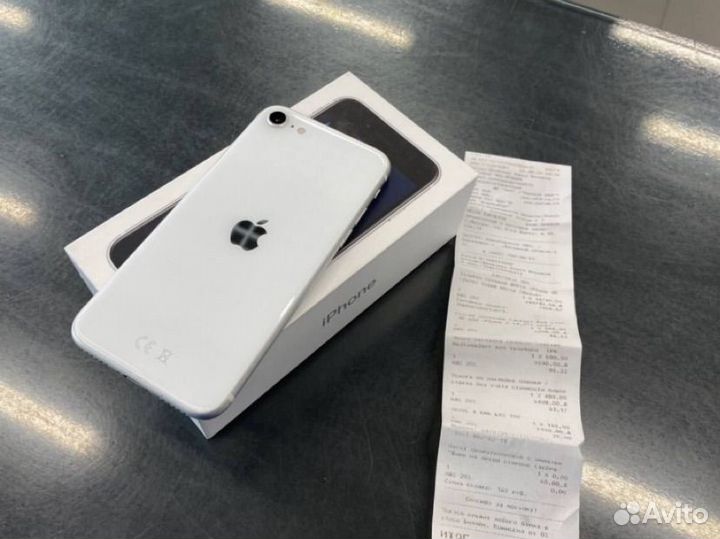 Телефон iPhone se 2020