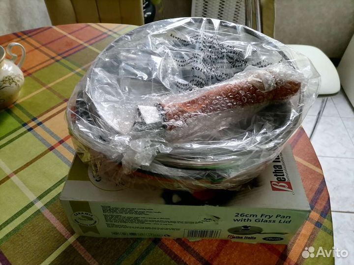 Сковорода с крышкой новая 26 см