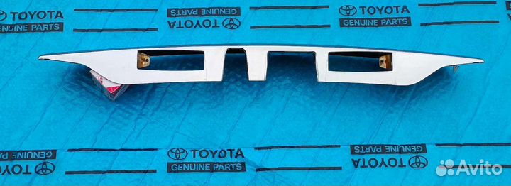 Накладка крышки багажника Хайлендер 2010-2013