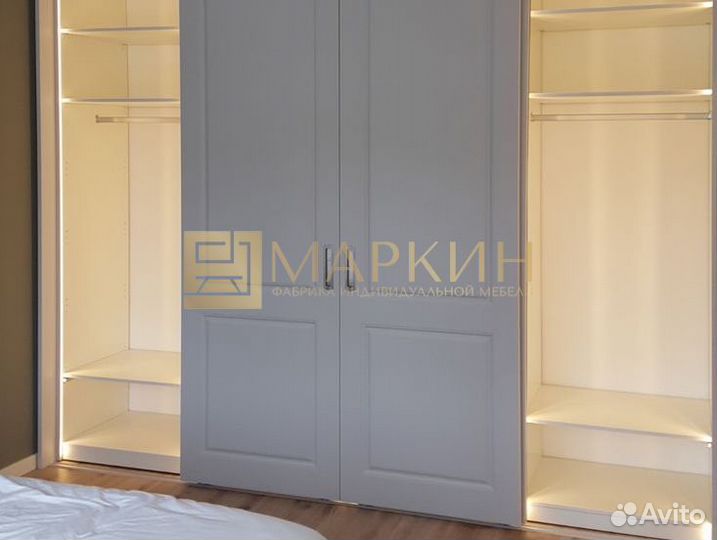 Шкаф