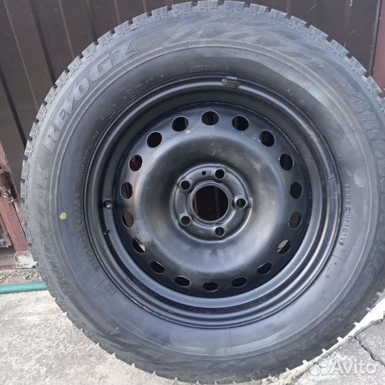 Новый зимний комплект колес Bridgestone R16