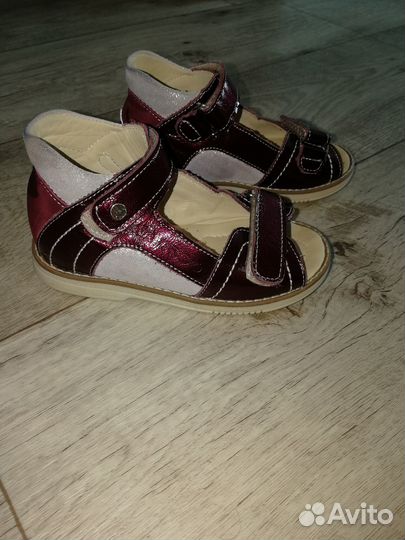 Сандалии для девочки