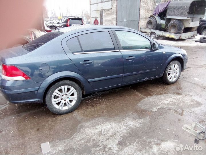 Opel Astra 1.6 МТ, 2010, 112 000 км