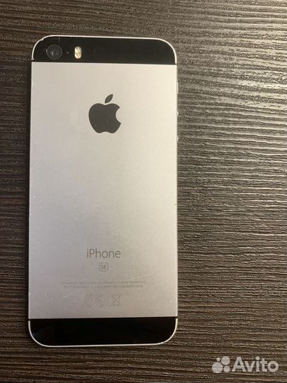 iPhone SE, 32 ГБ