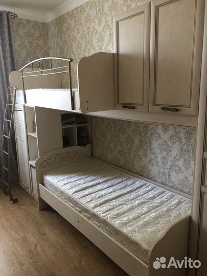 Двухъярусная кровать