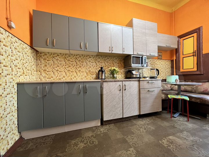 Комната 25 м² в 4-к., 2/4 эт.