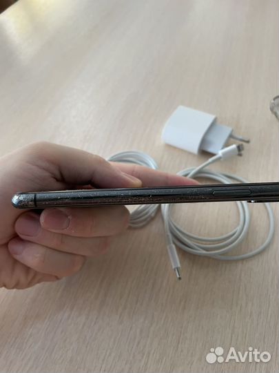iPhone X, 64 ГБ