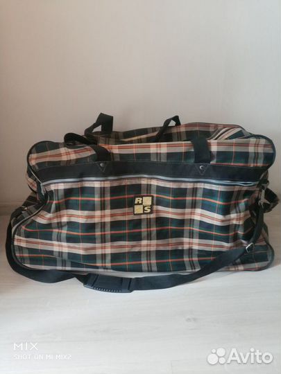 Большая дорожная сумка на колесах