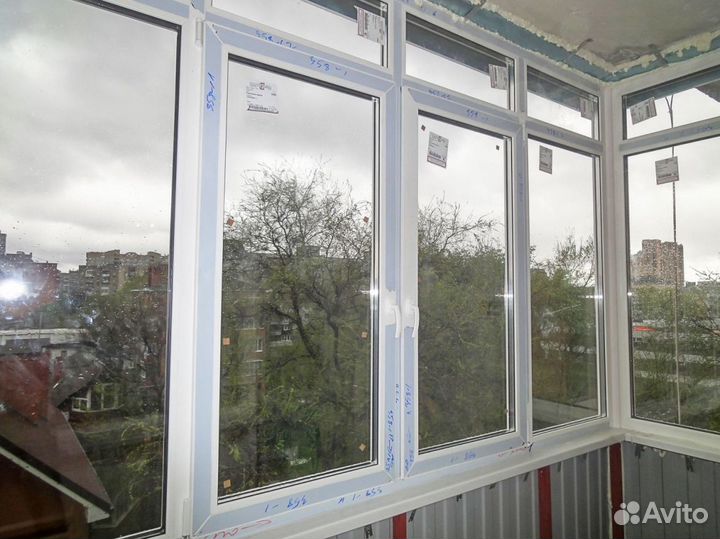 Остекление распашное с отделкой