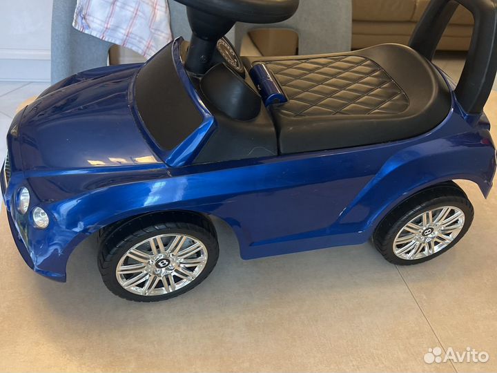 Машинка-каталка Bentley