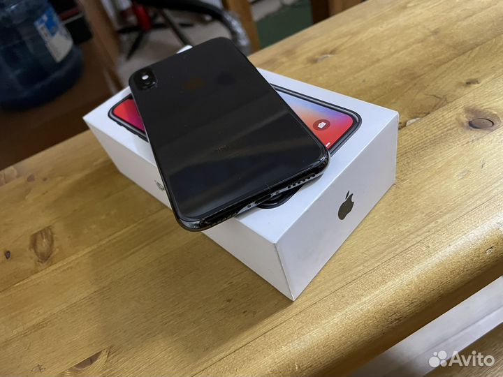 iPhone X, 64 ГБ