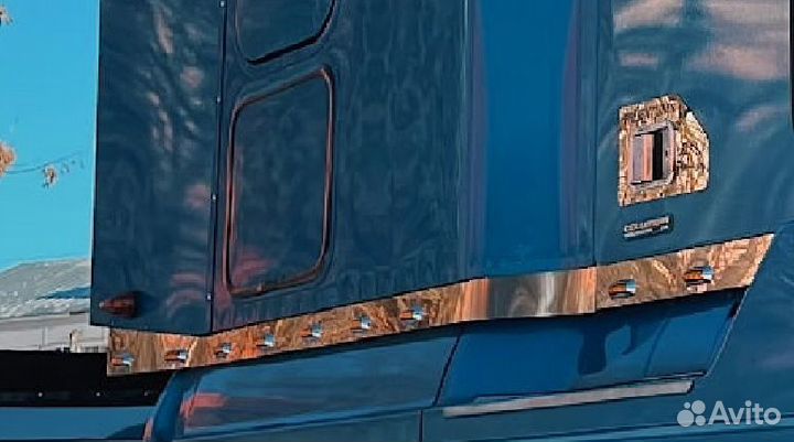 Декоративная полоска Freightliner