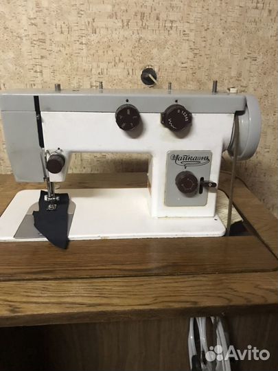 Швейная машина Чайка 143