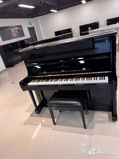 Пианино Steinway & Sons V-125 + Лучший комплект