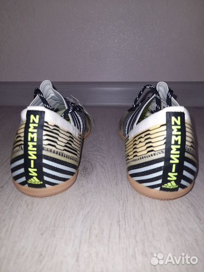 Бутсы футзалки Adidas Nemeziz новые 32 (20,5 см)