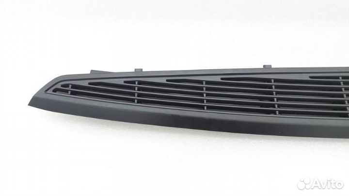 Решетка вентиляционная задняя Bmw 7-Series F02