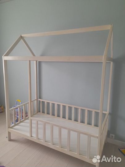 Детская кроватка домик бу