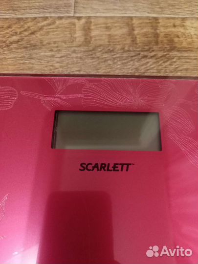 Весы напольные электронные Scarlett